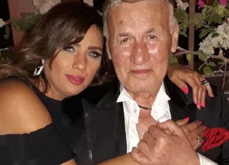 محمود عامر ورشا فرج في زفافهما