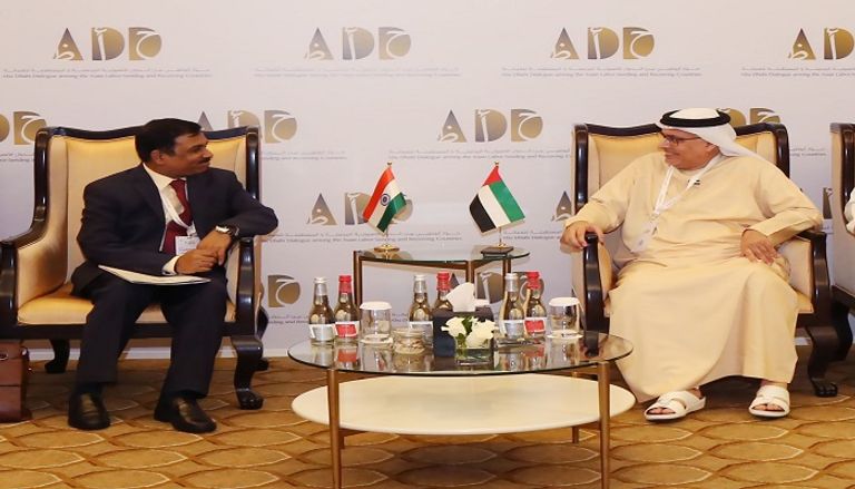 الدكتور عبدالرحمن العور وزير الموارد البشرية والتوطين الإماراتي في أثناء اللقاء