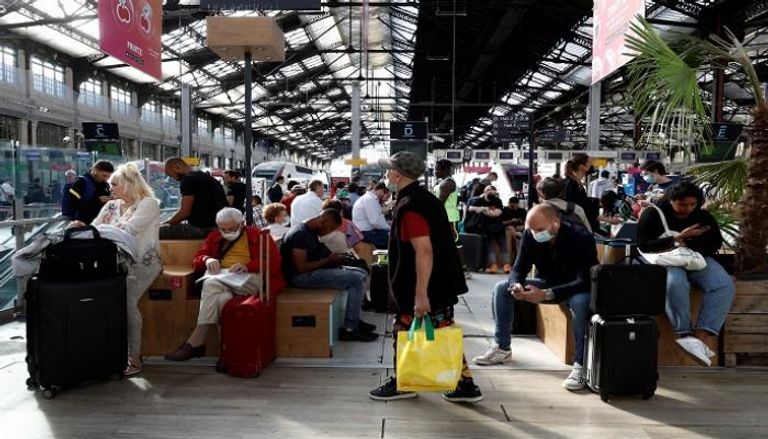 محطة قطار Gare de Lyon في باريس - رويترز