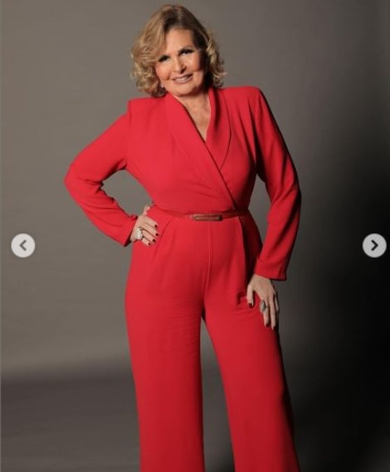 نسرين طافش بالأحمر احتفالا بعيد الحب