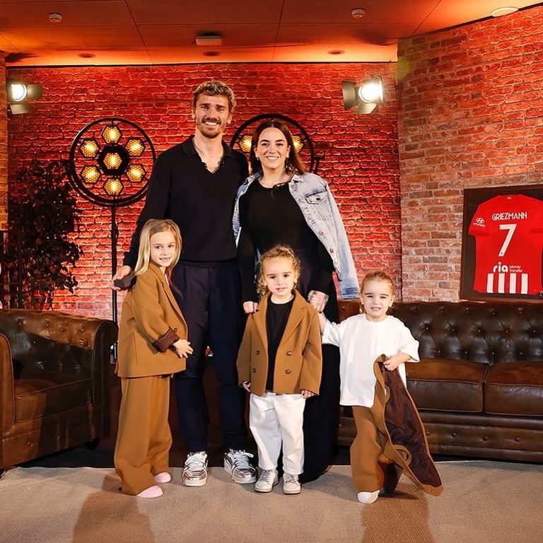 غريزمان أنطوان غريزمان بقميص برشلونة