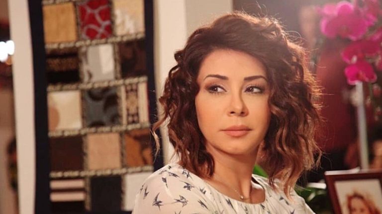 الفنانة السورية كاريس بشار