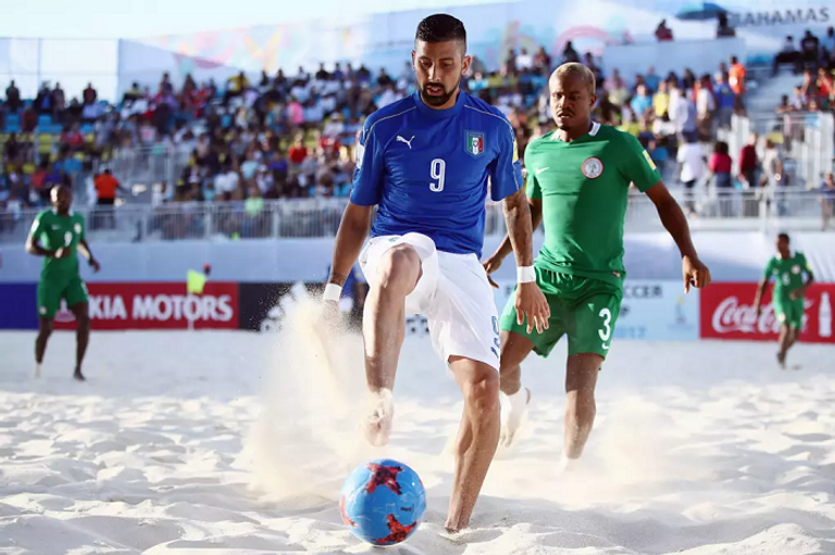 نيجيريا وإيطاليا أوروغواي والبرتغال في مباراة الـ21 هدفاً