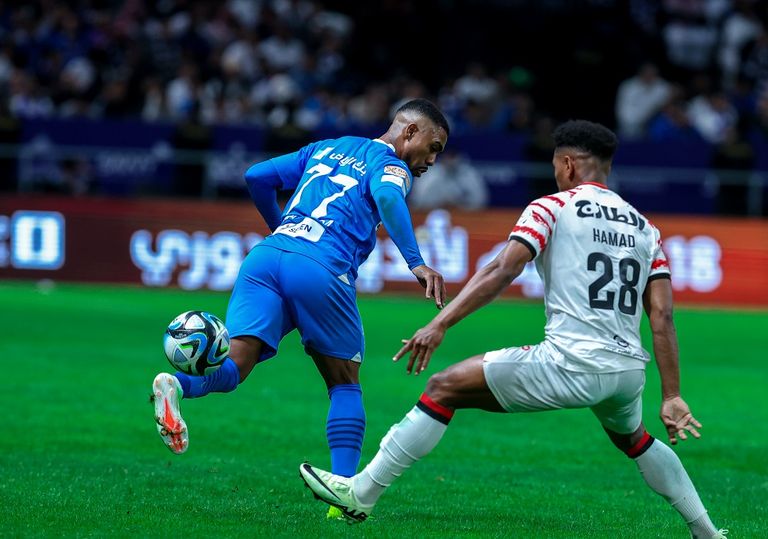 من مباراة الهلال وارائد في الدوري السعودي للمحترفين ألكسندر ميتروفيتش نجم الهلال السعودي
