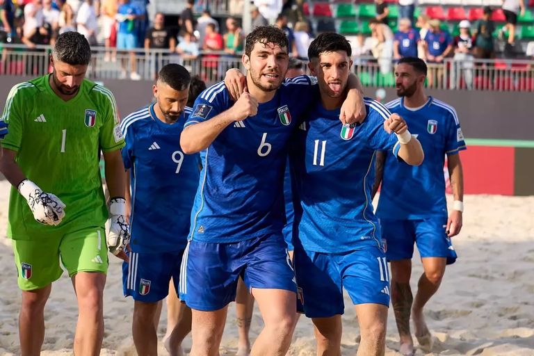 منتخب إيطاليا في كأس العالم لكرة القدم الشاطئية جياني إنفانتينو رئيس الفيفا