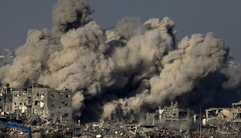 أعمدة الدخان ترتفع شمال قطاع غزة