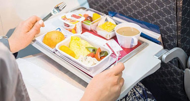 تناول وجبات صحية متوازنة خلال السفر في رمضان نصائح للسفر خلال شهر رمضان