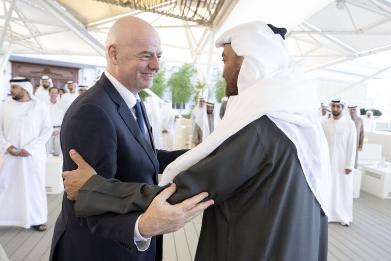 الشيخ محمد بن زايد آل نهيان مع جياني إنفانتينو