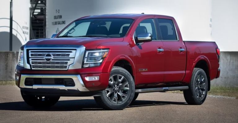 شاحنة Nissan Titan شاحنة Toyota Tundra