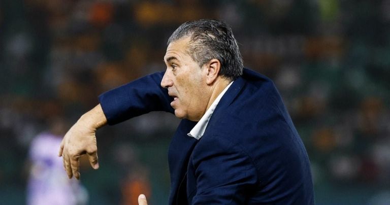 جمال بلماضي مدرب منتخب الجزائر السابق