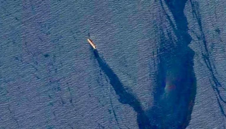 صورة عبر الأقمار الصناعية تظهر بقعة زيت في البحر الأحمر