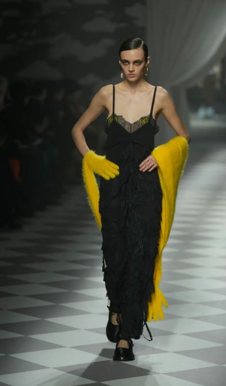 أسبوع الموضة النسائية 2024