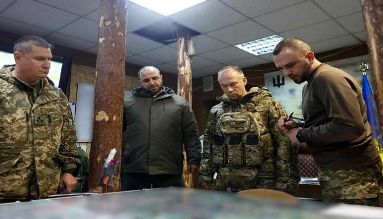 قائد الجيش الأوكراني في زيارة للقوات
