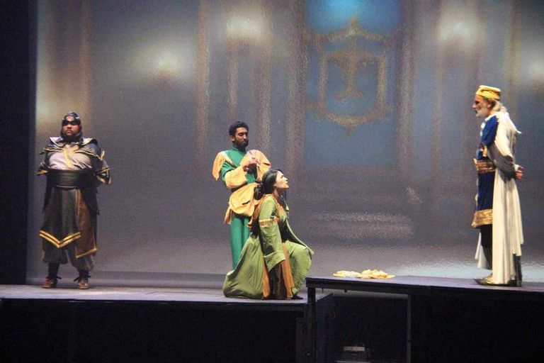 مشهد من عرض "كتاب علاء الدين"