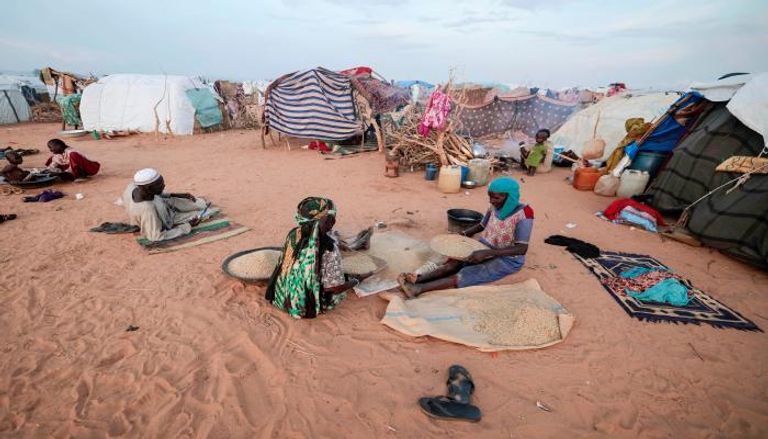 نازحون سودانيون في منطقة دارفور.. رويترز