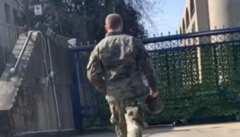 الجندي الراحل أمام السفارة الإسرائيلية بواشنطن