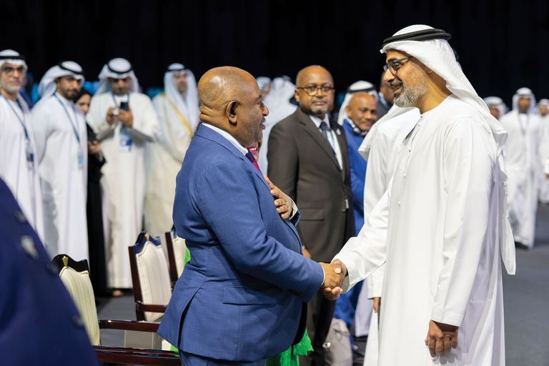 الشيخ خالد بن محمد بن زايد آل نهيان في افتتاح فعاليات المؤتمر