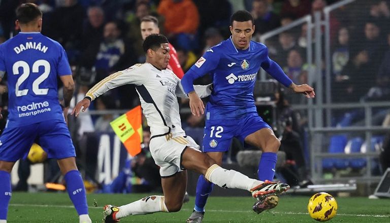 بيلينغهام وغرينوود.. خناقة إنجليزية في الدوري الإسباني جود بيلينغهام وماسون غرينوود