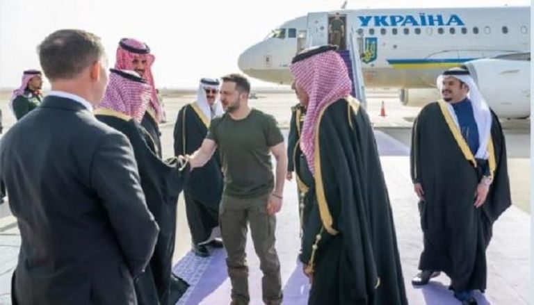 زيلينسكي يصل إلى السعودية