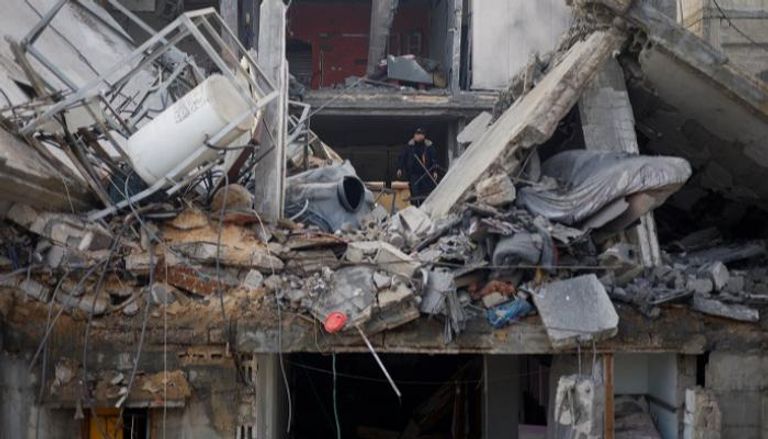 دمار جراء غارة إسرائيلية على غزة - رويترز