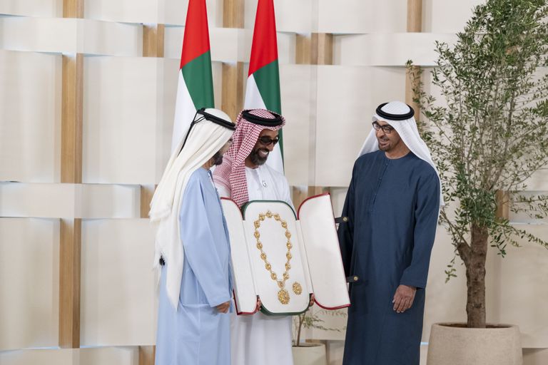 محمد بن زايد يكرم صُنّاع إنجازات COP28 جانب من تكريم صُنّاع إنجازات COP28