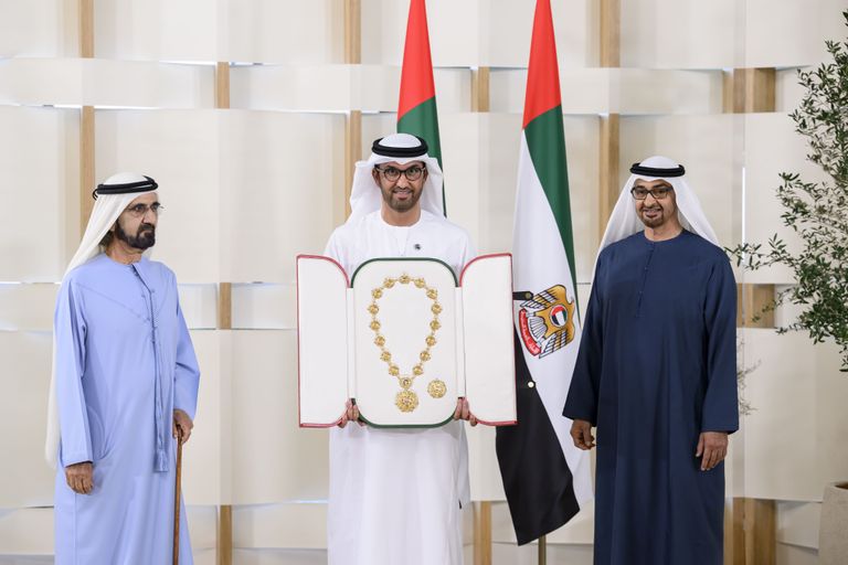 محمد بن زايد يكرم صُنّاع إنجازات COP28 جانب من تكريم صُنّاع إنجازات COP28