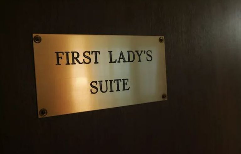 مدخل مستشفى «والتر ريد»