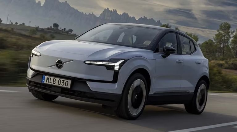 طراز Volvo EX30 قائمة أرخص السيارات الكهربائية لعام 2024