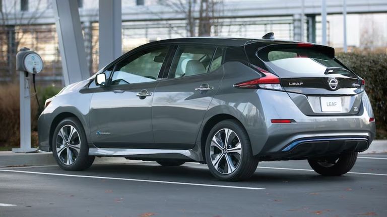 طراز Nissan Leaf قائمة أرخص السيارات الكهربائية لعام 2024
