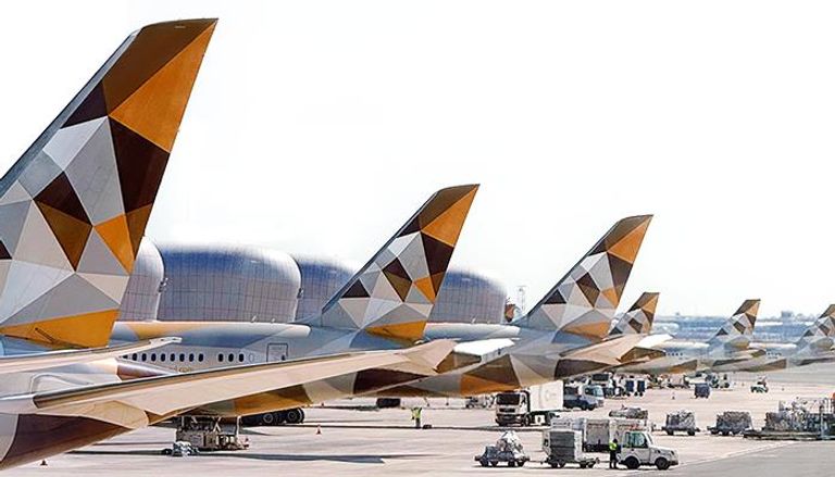 مطارات الإمارات القلب النابض لأجواء العالم