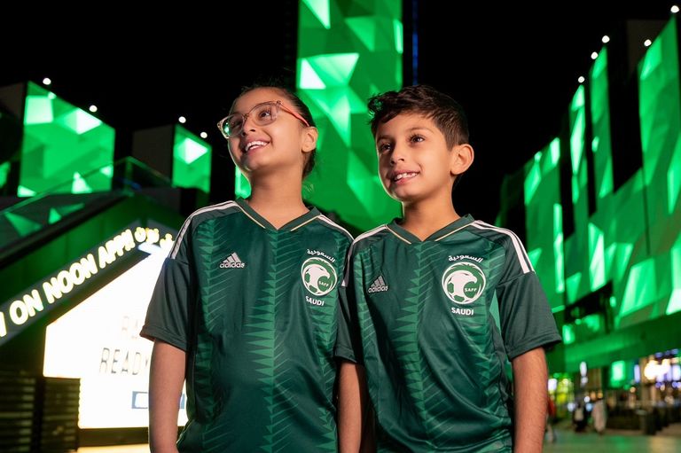 السعودية تطلق هوية ملف استضافة كأس العالم 2034 السعودية تطلق هوية ملف استضافة كأس العالم 2034