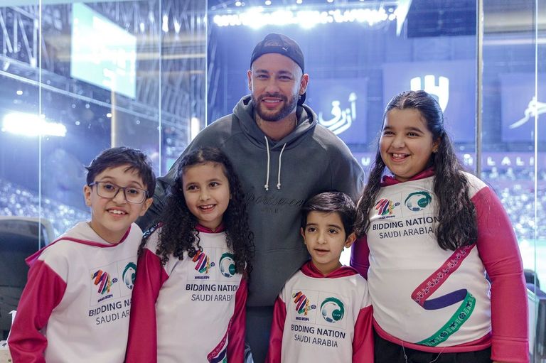 نيمار يشارك في إطلاق هوية ملف استضافة السعودية كأس العالم 2034 السعودية تطلق هوية ملف استضافة كأس العالم 2034