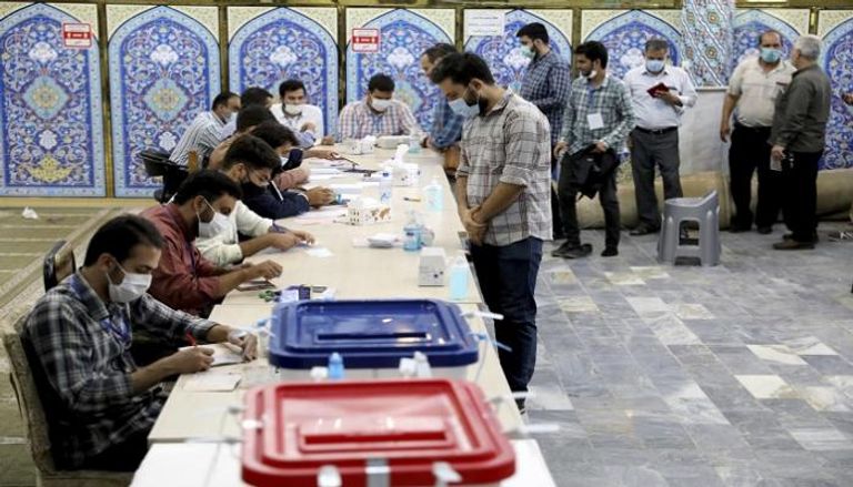 جانب من عمليات التصويت بانتخابات إيران