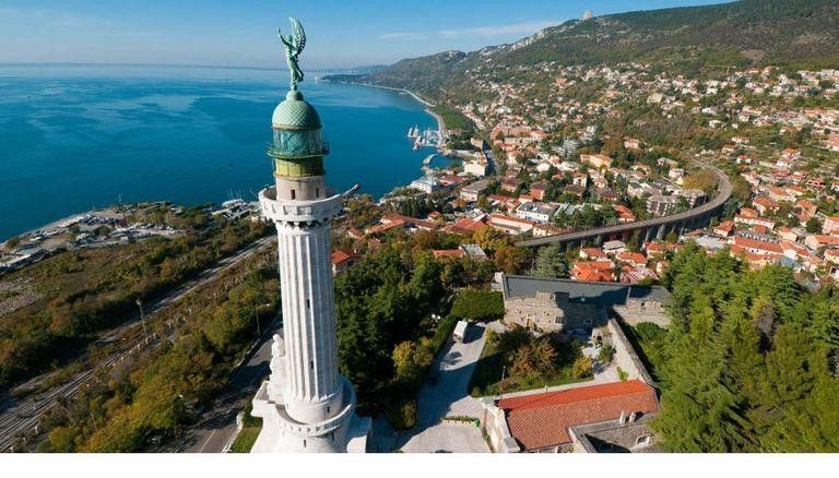 منارة النصر Faro della Vittoria 