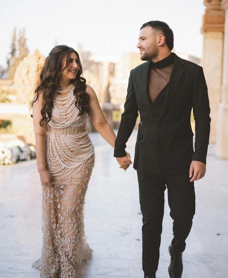 مسلم وخطيبته