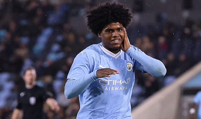 أحد مواهب مانشستر سيتي بيب غوارديولا وإحدى مواهب أكاديمية مانشستر سيتي