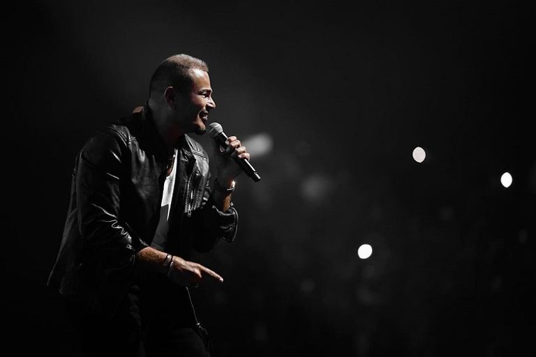 عمرو دياب أثناء الحفل