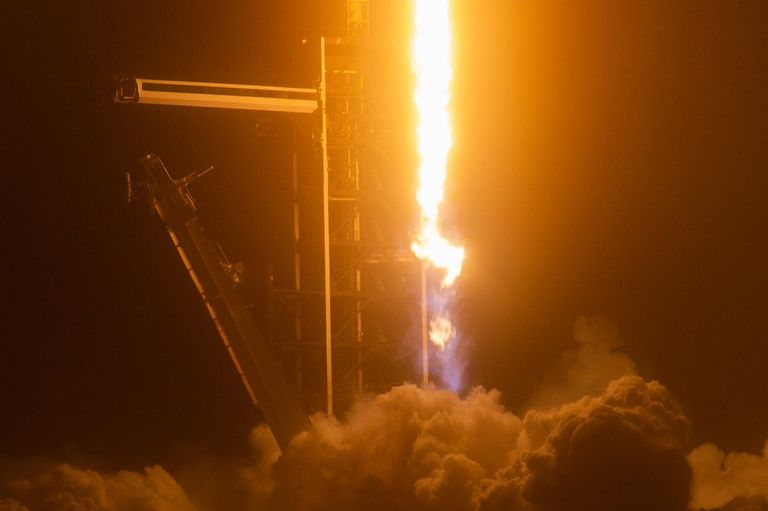 من إقلاع الصاروخ