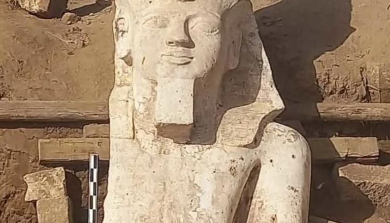 تمثال الملك رمسيس الثاني المكتشف في المنيا