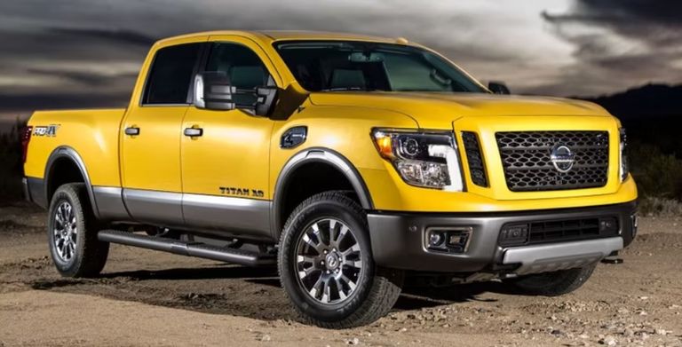 شاحنة Nissan Titan XD Crew Cab شاحنة Nissan Titan XD Crew Cab