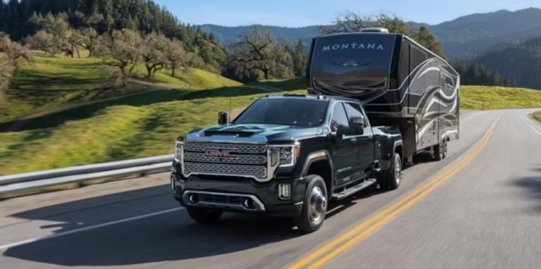 شاحنة GMC Sierra 3500HD Denali Ultimate شاحنة Nissan Titan XD Crew Cab