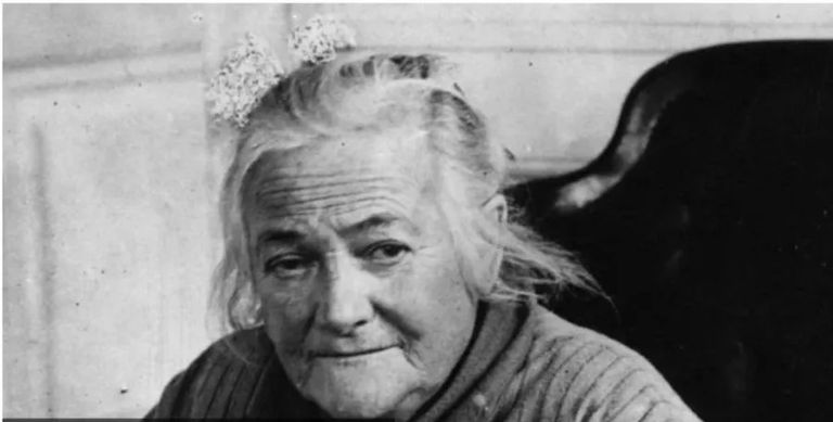 «كلارا زيتكين» مؤسسة يوم المرأة العالمي