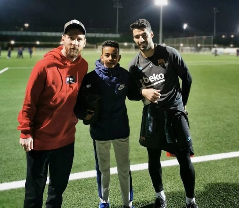لامين يامال نجم برشلونة الواعد بين سواريز وميسي نجما الفريق السابقان لامين يامال نجم برشلونة الواعد