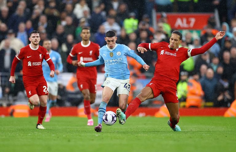 مباراة ليفربول ومانشستر سيتي في الدوري الإنجليزي فريق مانشستر سيتي الإنجليزي