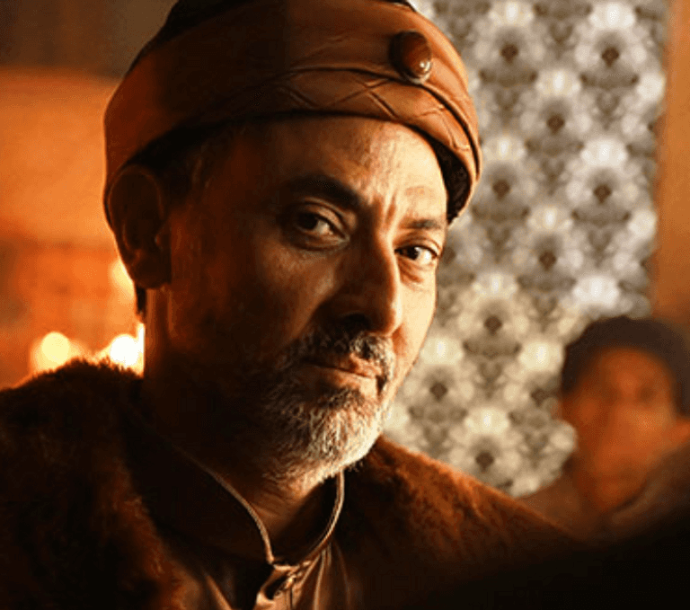 كريم عبدالعزيز في أحد مشاهد "الحشاشين"