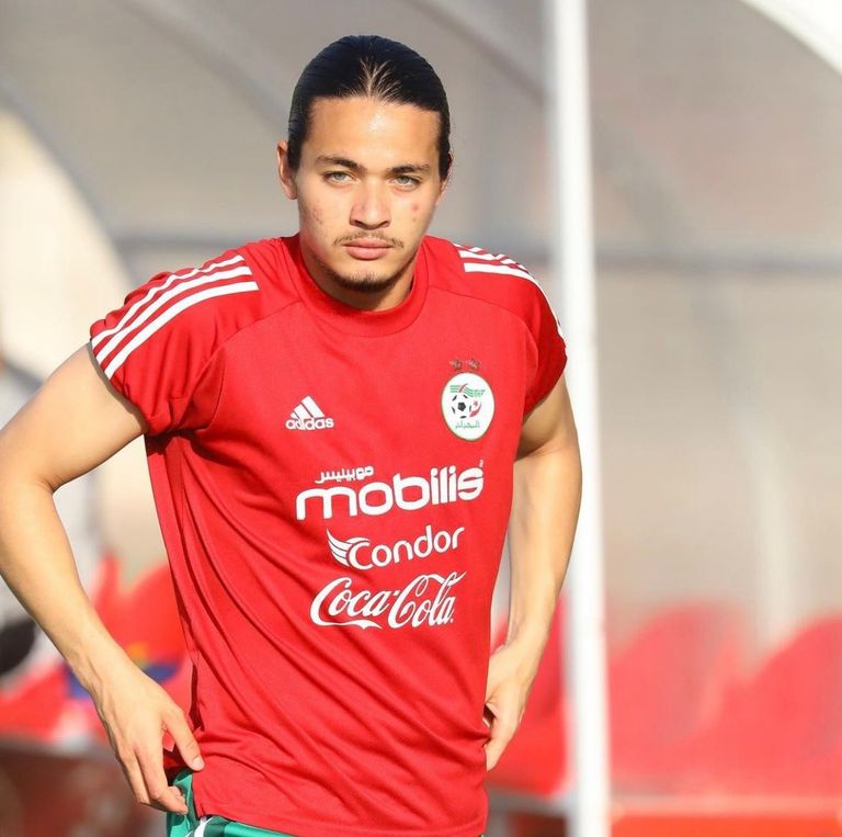 أنيس حاج موسى رياض محرز لاعب الأهلي السعودي