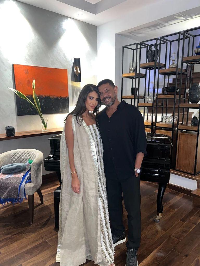 هاني فرحات وخطيبته دنيا جمعة