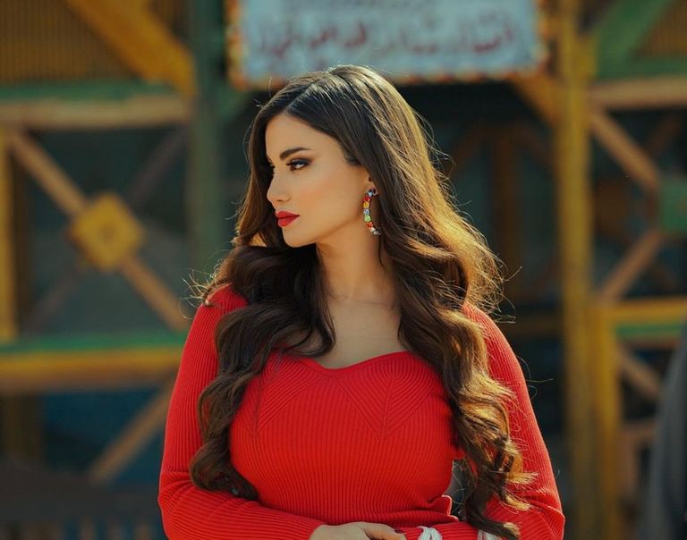 الفنانة هدى الإتربي