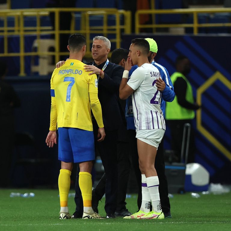 رحيمي نجم العين الإماراتي وكريستيانو رونالدو نجم الهلال السعودي