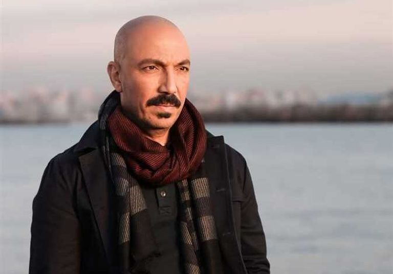 الفنان طارق لطفي في